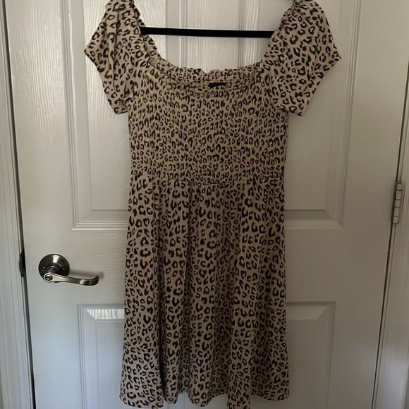 Gap- Smocked Cheetah Print Modal Mini Dress size S. Worn once - Picture 2 of 3